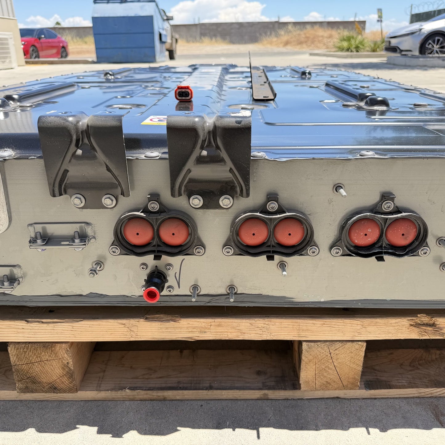 2022-2024 Rivian R1S Quad Motor High Voltage Large Battery Pack 141kWh OEM