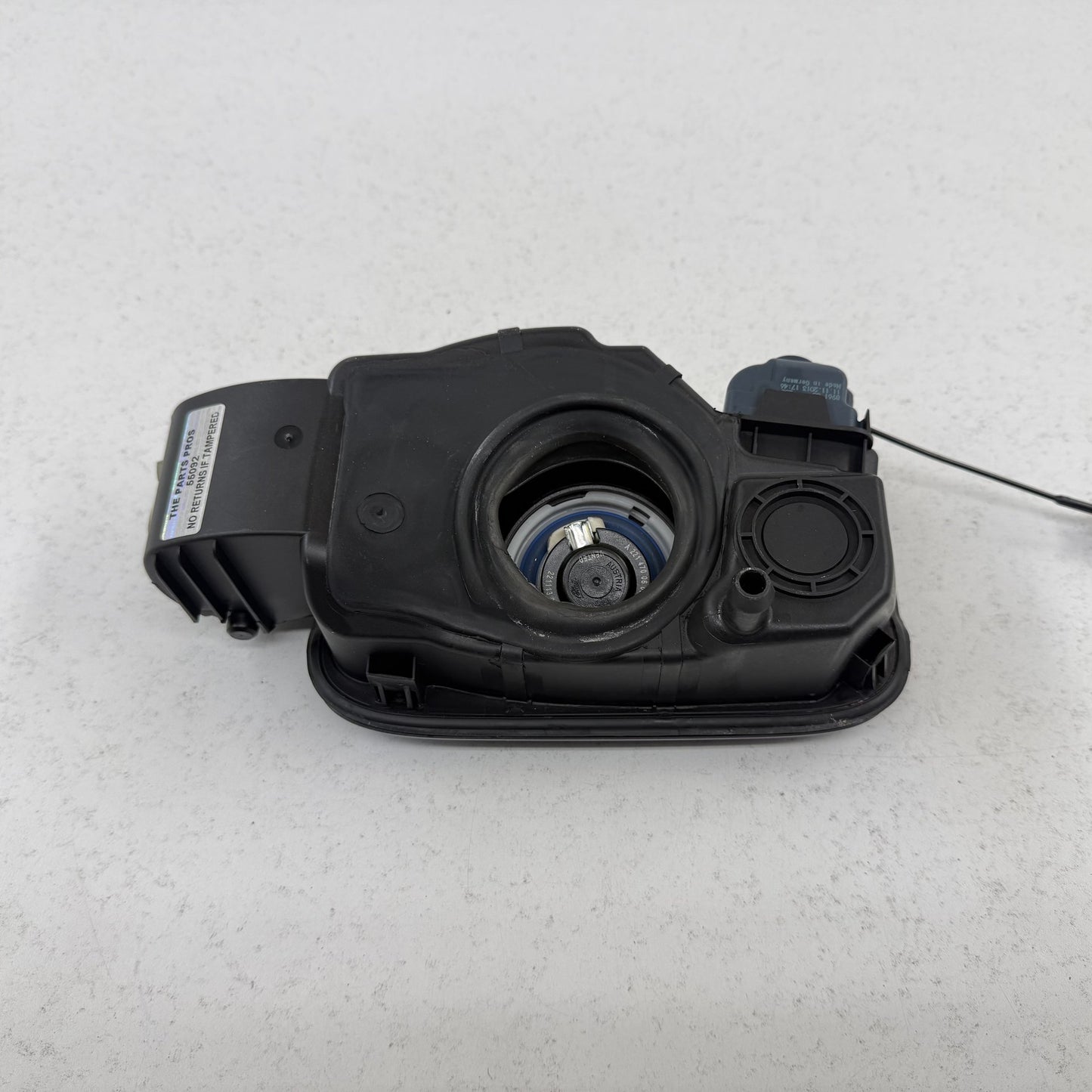 2008-2014 Mercedes-Benz C250 W204 Fuel Tank Gas Cap Door Lid Cover OEM