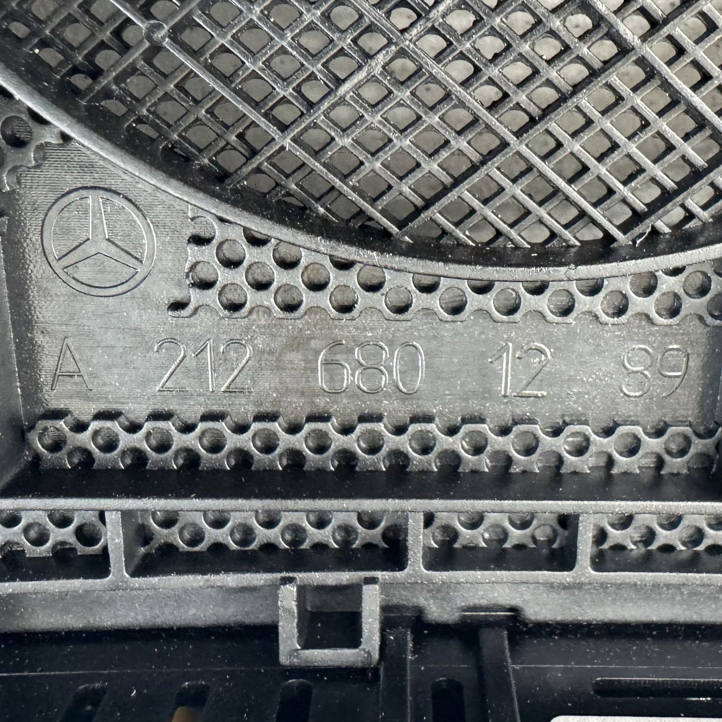 10-16 Mercedes W212 E350 Center Dash Panel Speaker Cover 2126801289 OEM