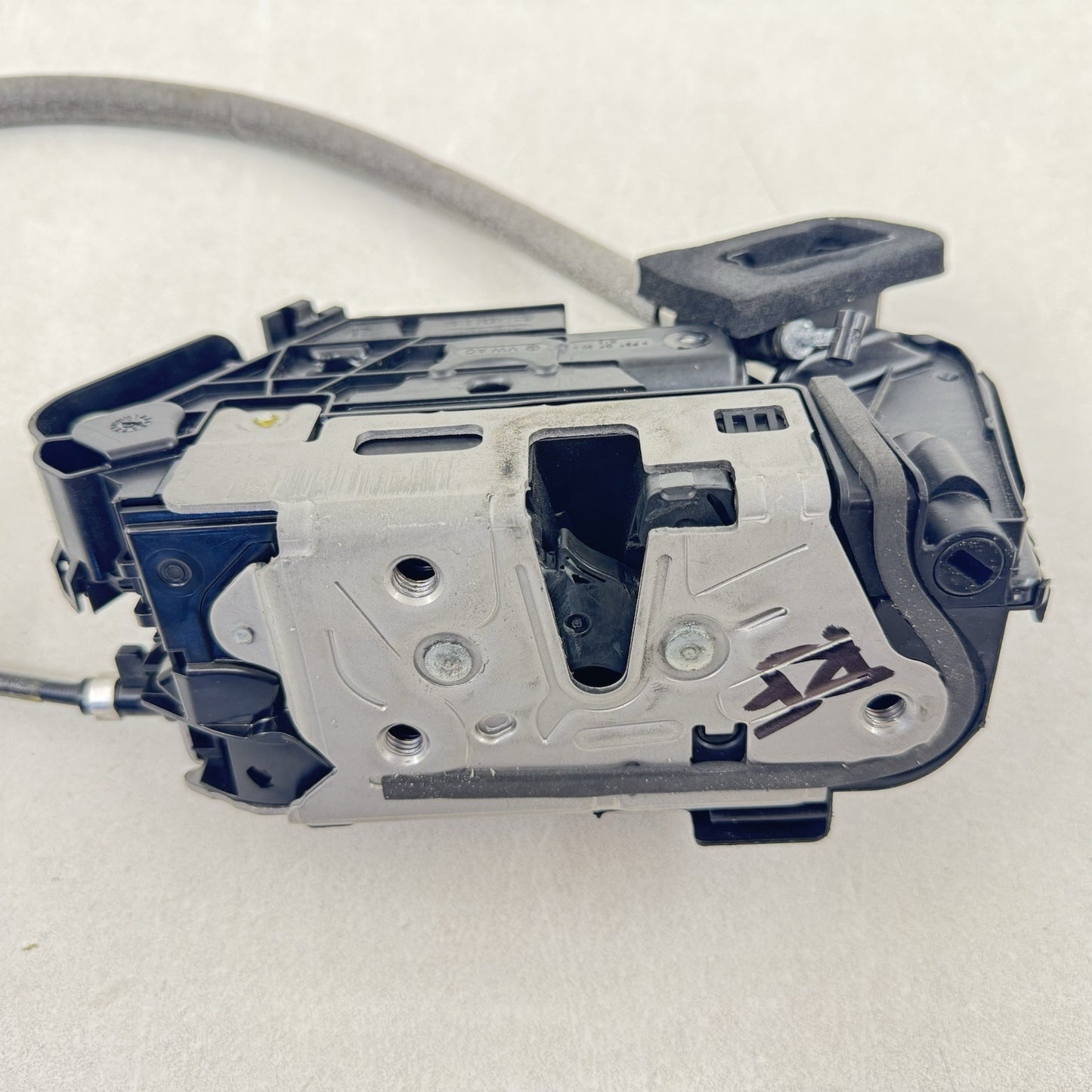 22-25 VOLKSWAGEN GOLF R MK8 PASSENGER RIGHT FRONT DOOR LATCH LOCK ACTUATOR OEM