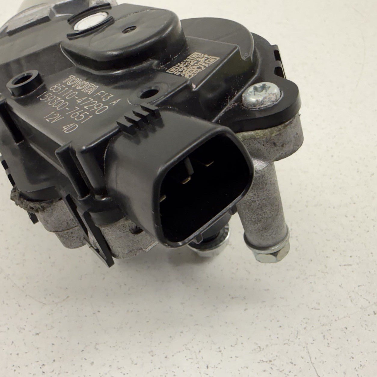 16-22 Toyota Prius / Prius Prime Front Windshield Wiper Motor 85110-47290 OEM