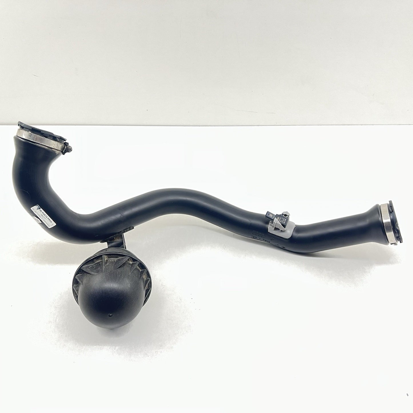 21-24 AUDI A4 A5 ENGINE INTERCOOLER OUTLET PIPE TUBE WITH SENSOR 8W0145673AN OEM