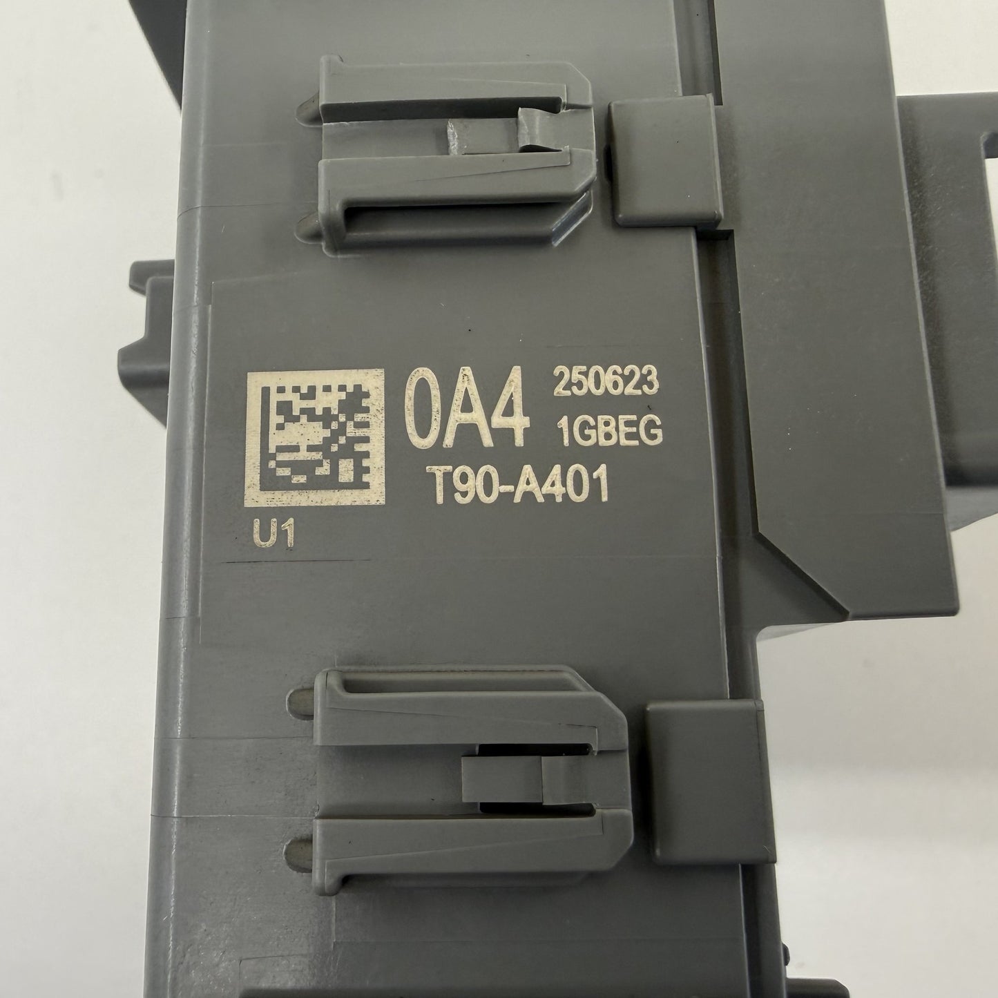 2023-2025 Honda Pilot Touring AWD Cabin Fuse Relay Junction Box T90-A401 OEM