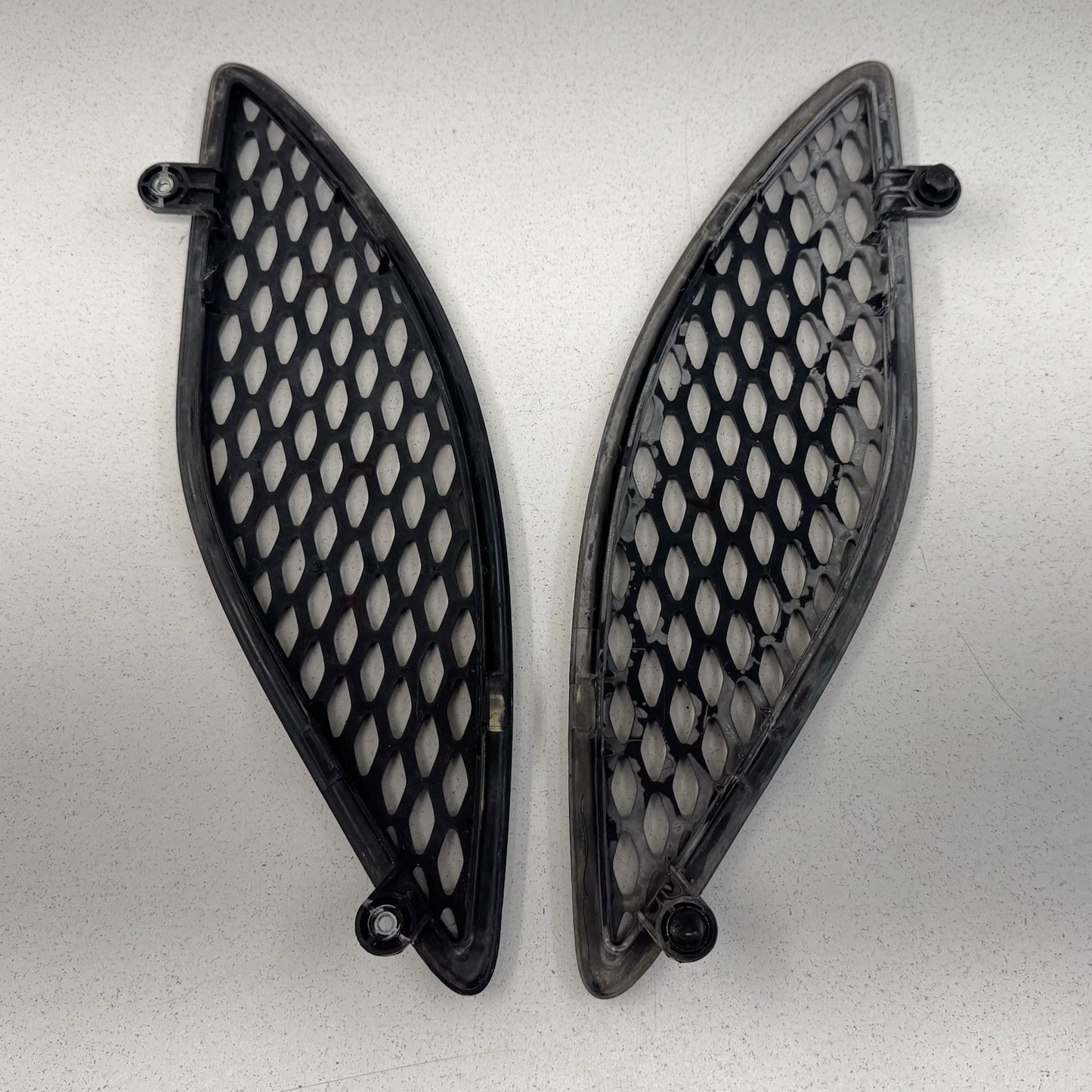 15-20 Dodge Charger SRT Hellcat Performance Hood Bezel Vent Grille Pair OEM