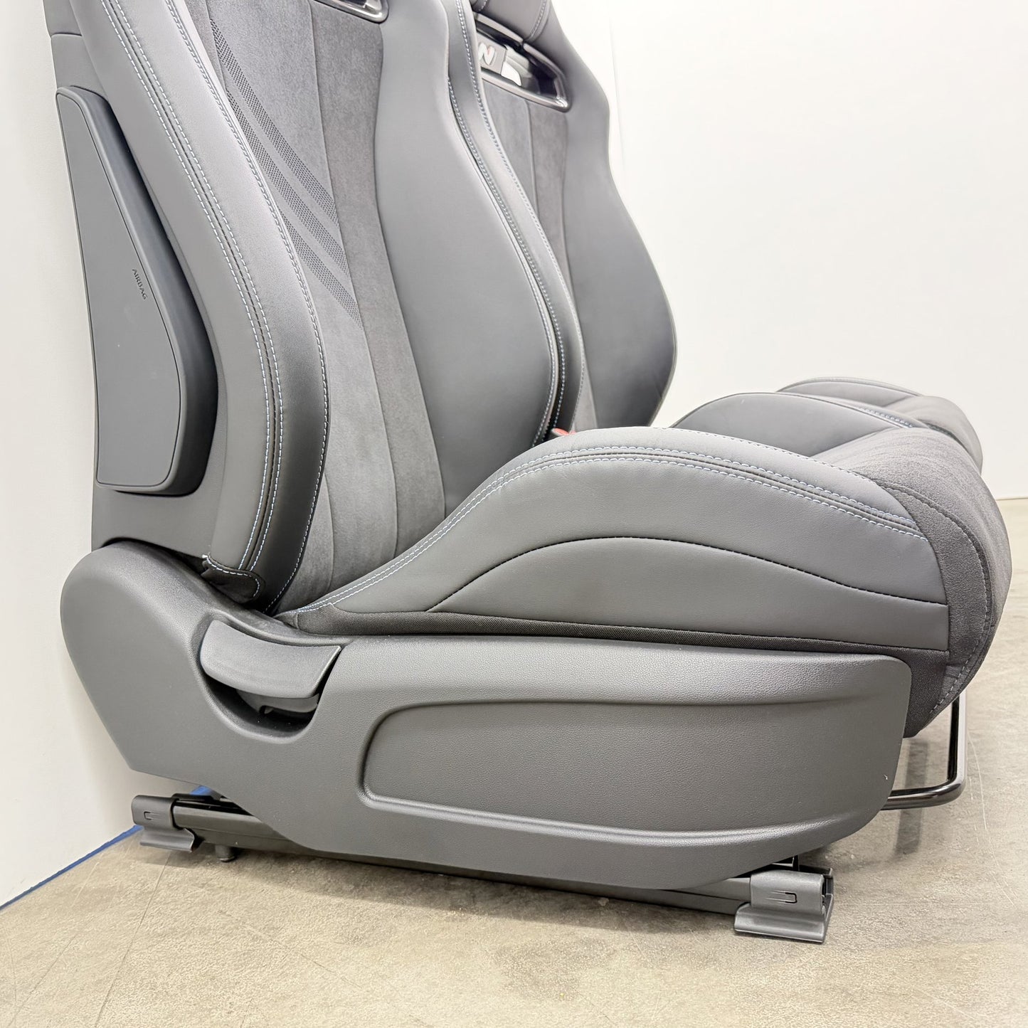 22-26 Hyundai Elantra N Front N Light Sport Bucket Seat Pair Leather & Suede OEM