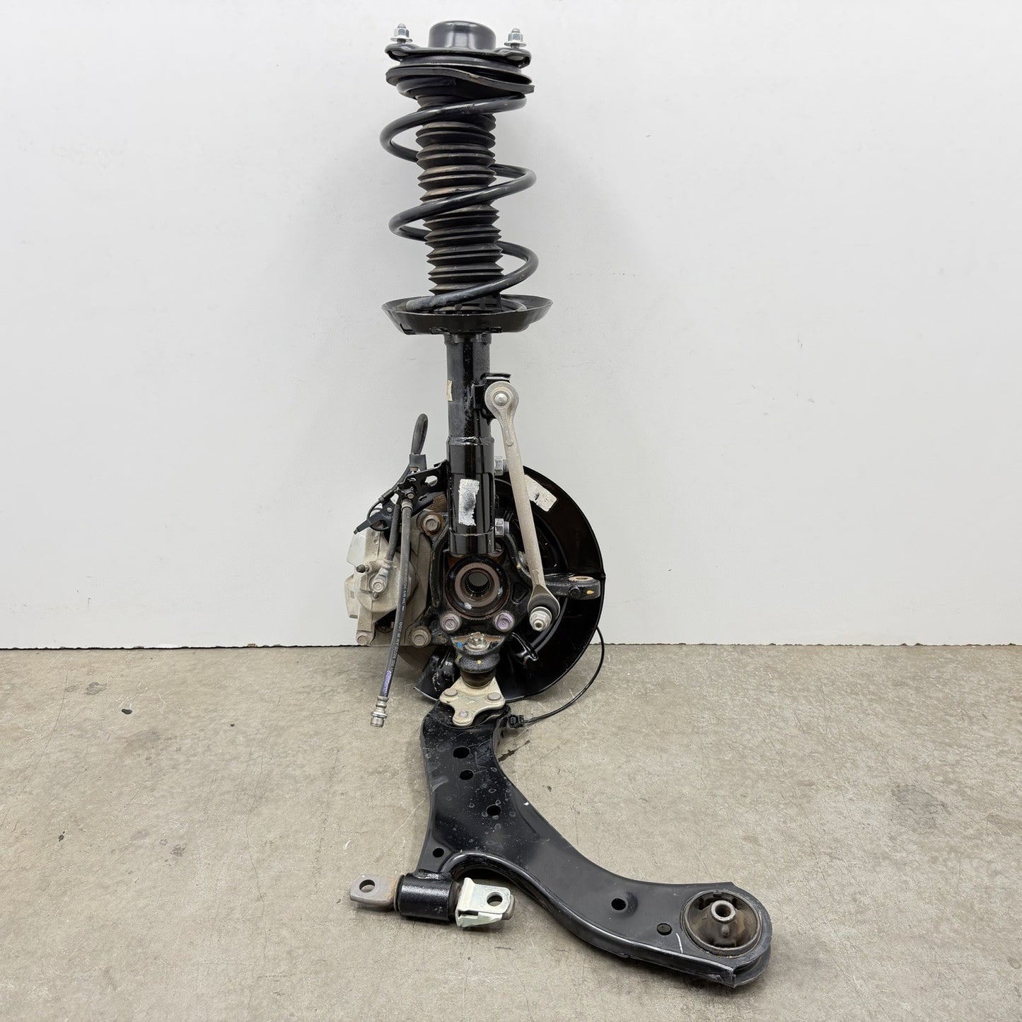 25-26 Toyota Camry XSE Passenger Right Front Suspension Knee Assembly Set OEM