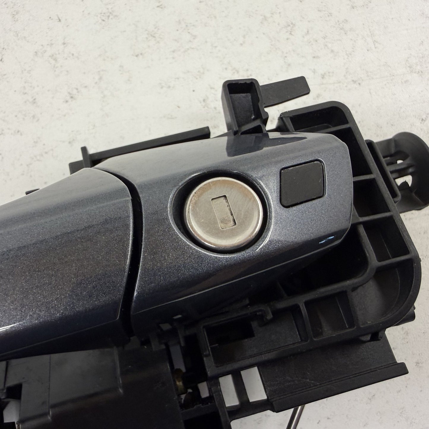 2008-2014 Mercedes C250 W204 Driver Left Front Exterior Door Handle OEM