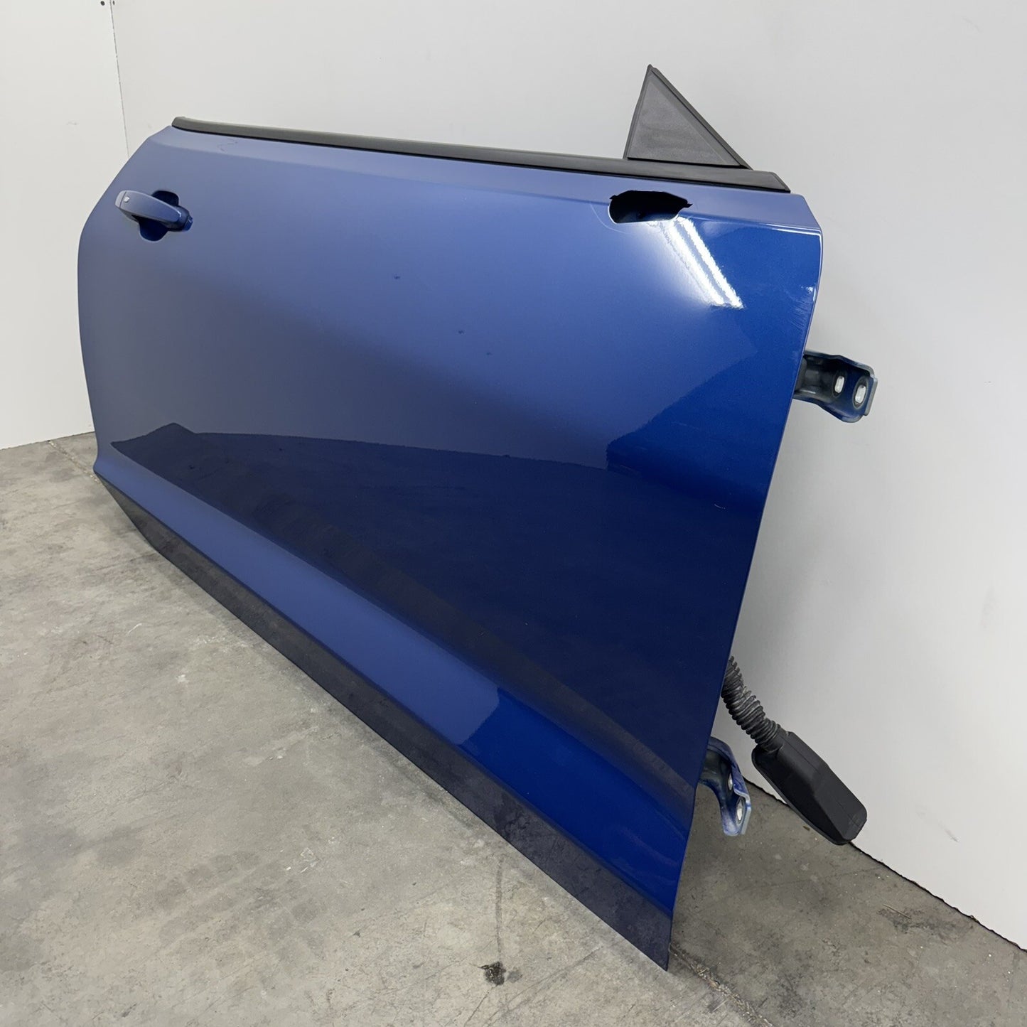 16-24 CHEVROLET CAMARO ZL1 SS COUPE PASSENGER RIGHT DOOR COMPLETE WITH GLASS OEM