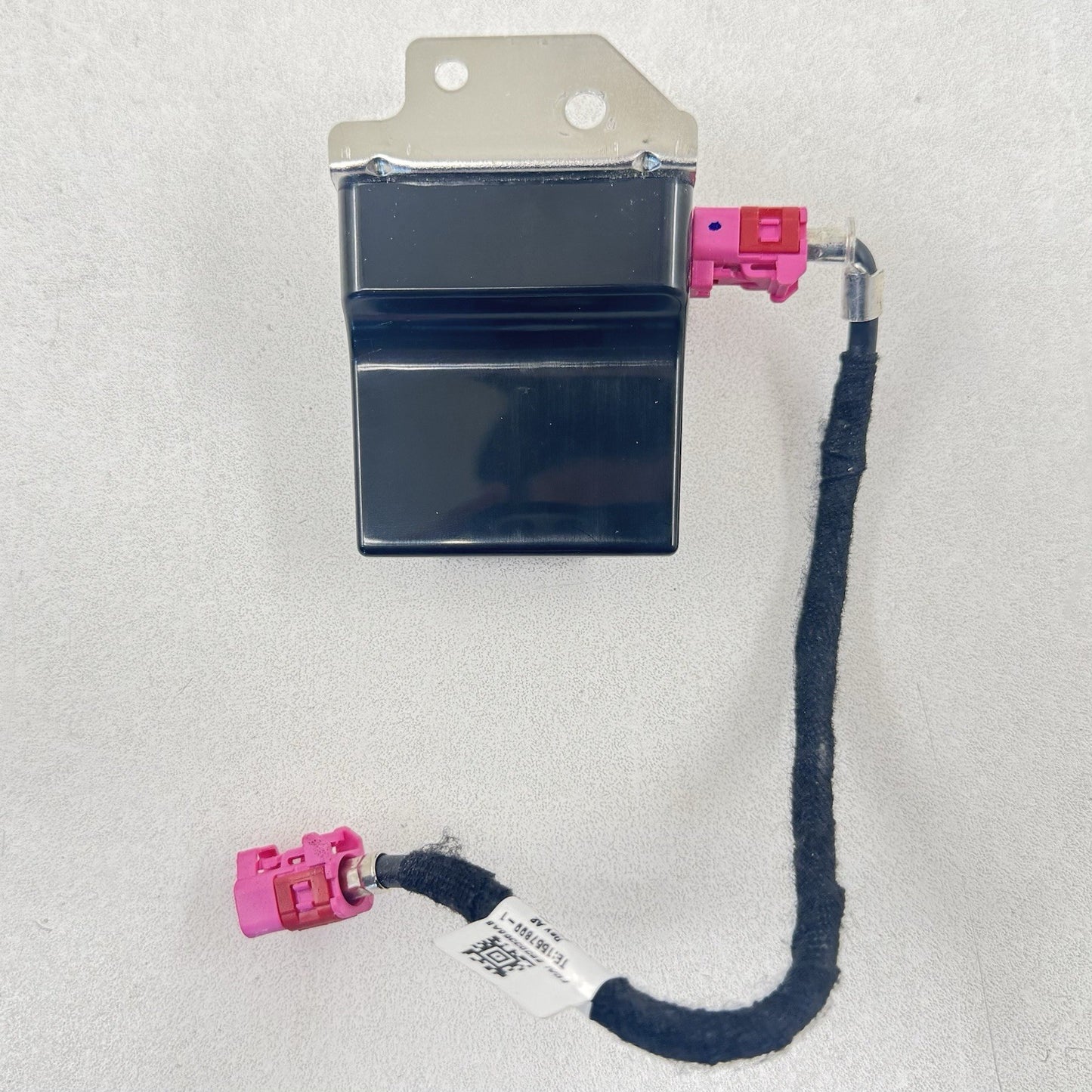 18-23 DODGE CHALLENGER RADIO SATELLITE ANTENNA CONTROL MODULE 68293977AA OEM