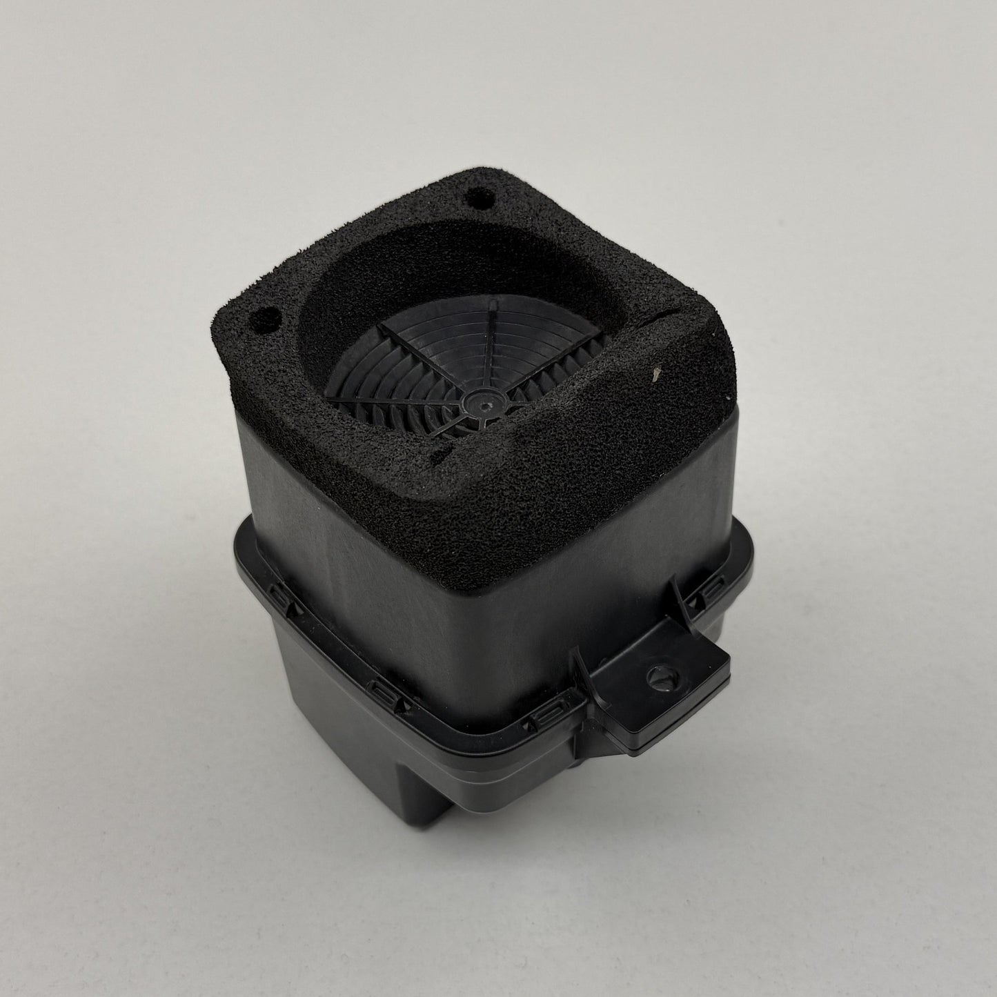 2022-2024 Rivian R1S AVAS Vehicle Approaching Pedestrian Speaker PT00013088 OEM