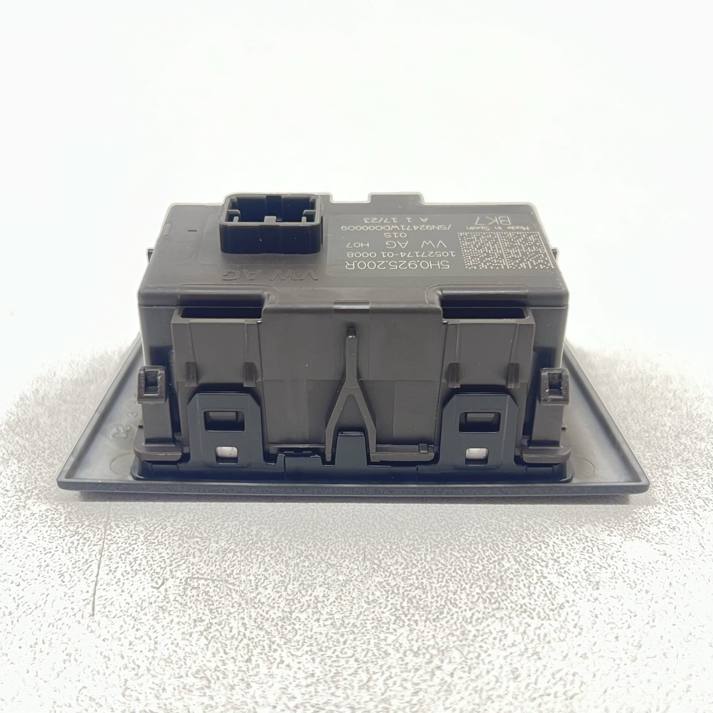 22-25 VOLKSWAGEN GOLF R HAZARD WARNING CONTROL SWITCH BUTTON 5H0-925-200R OEM