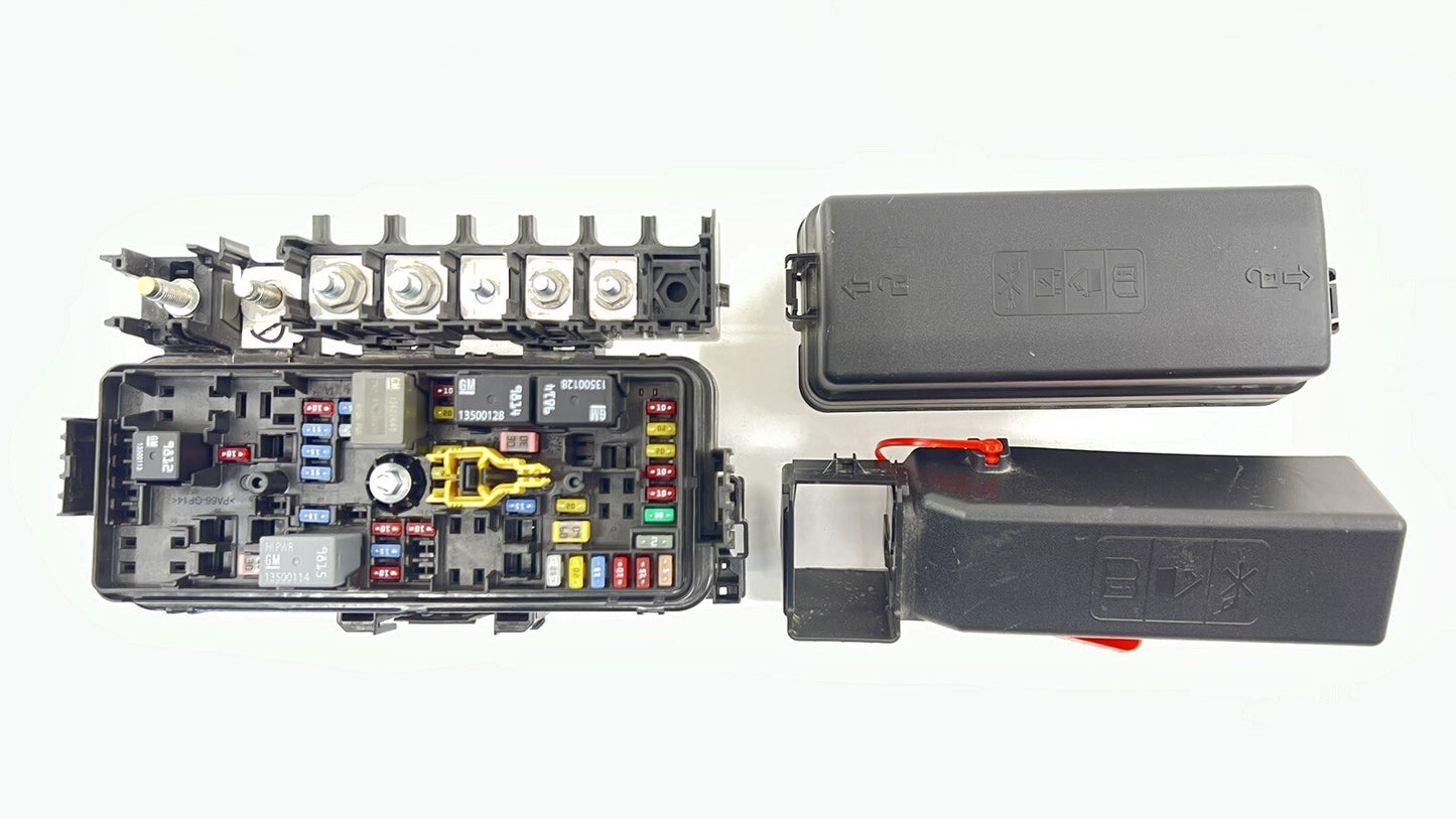 22-24 CADILLAC CT4 V BLACKWING ENGINE BAY FUSE RELAY JUNCTION BOX MODULE OEM