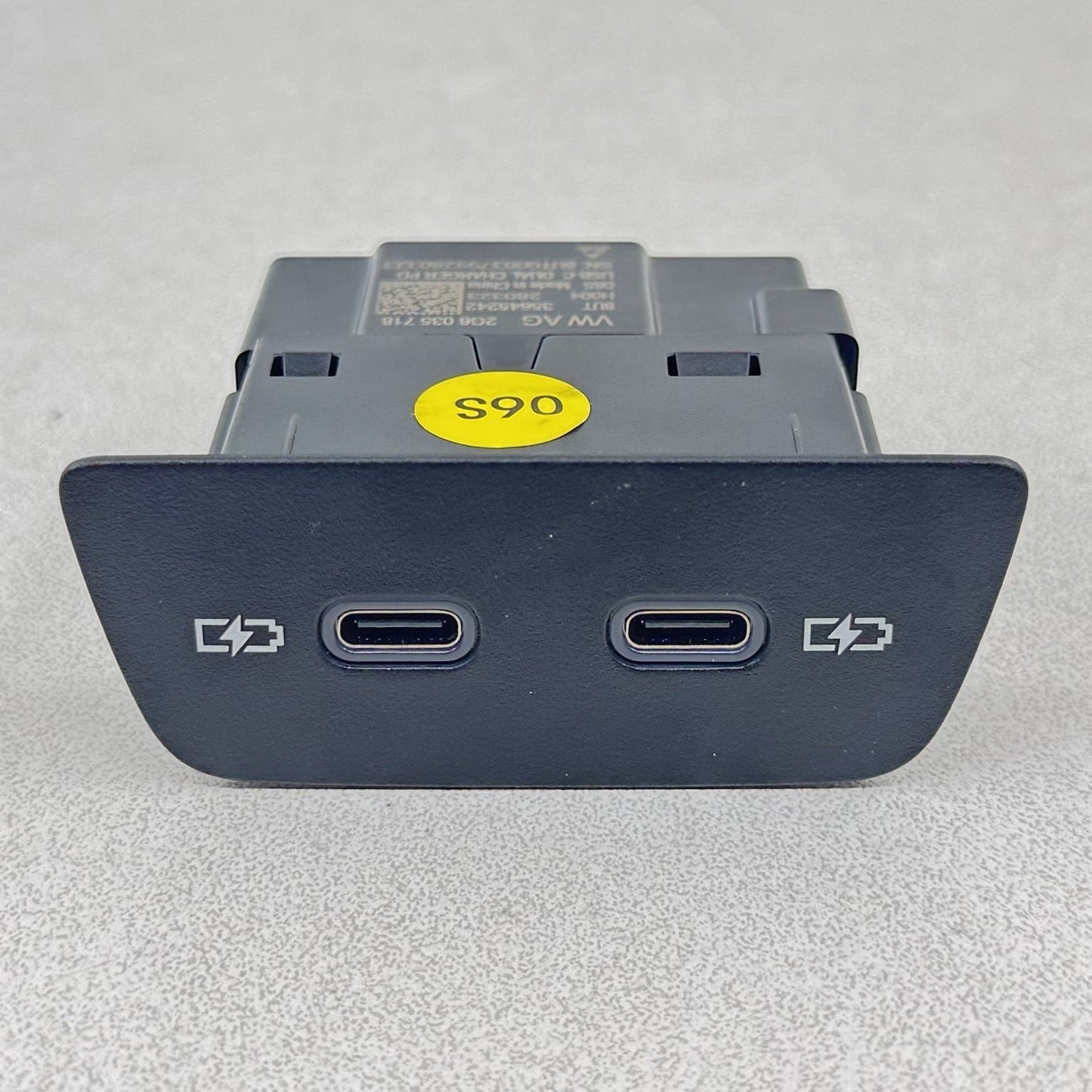 22-25 VOLKSWAGEN GOLF R MK8 REAR CENTER CONSOLE DUAL USB PORT CHARGE PORT OEM
