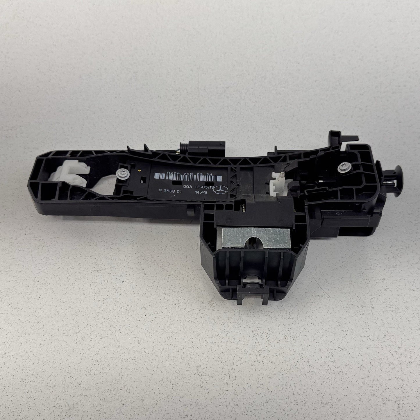10-16 Mercedes W212 E350 Driver Left Front Exterior Door Handle Frame OEM