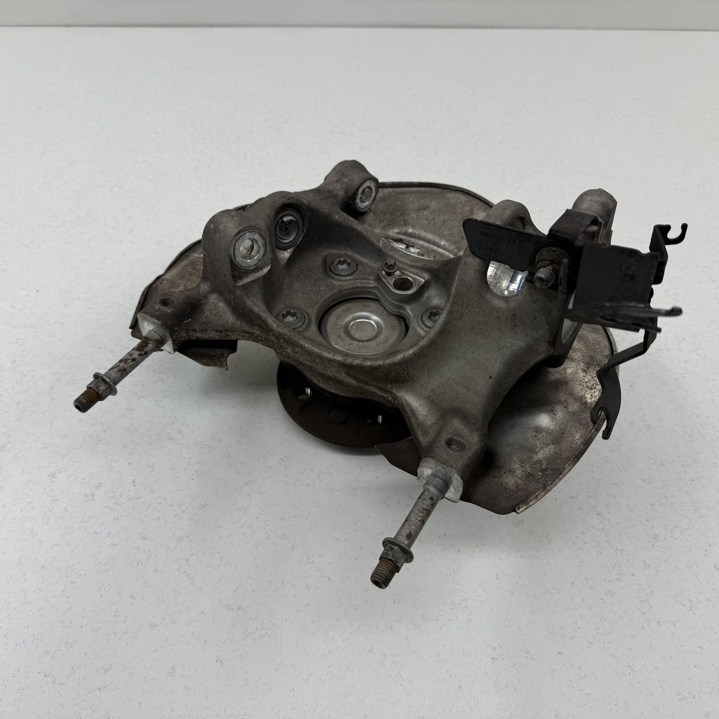 21-26 BMW M3 M4 G80 G82 RWD Right Front Spindle Knuckle Hub Wheel Bearing OEM