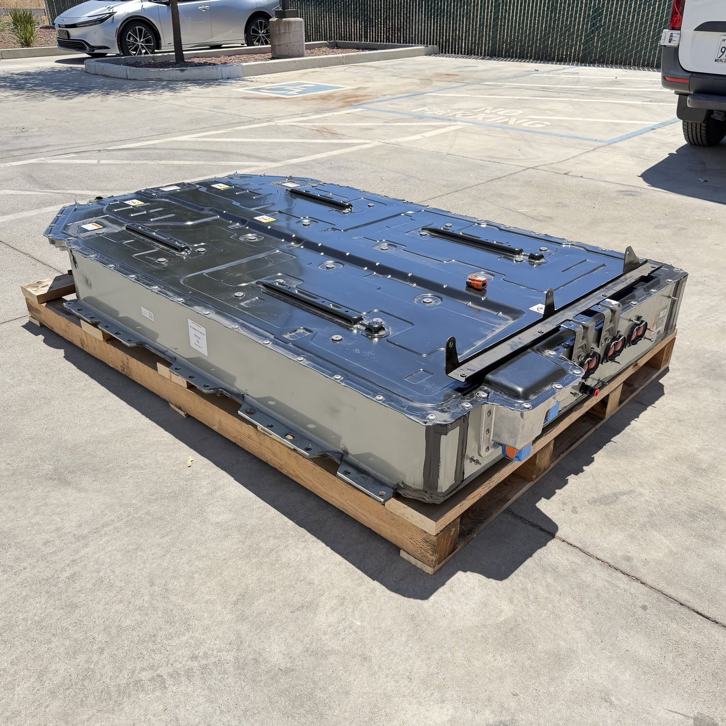 2022-2024 Rivian R1S Quad Motor High Voltage Large Battery Pack 141kWh OEM