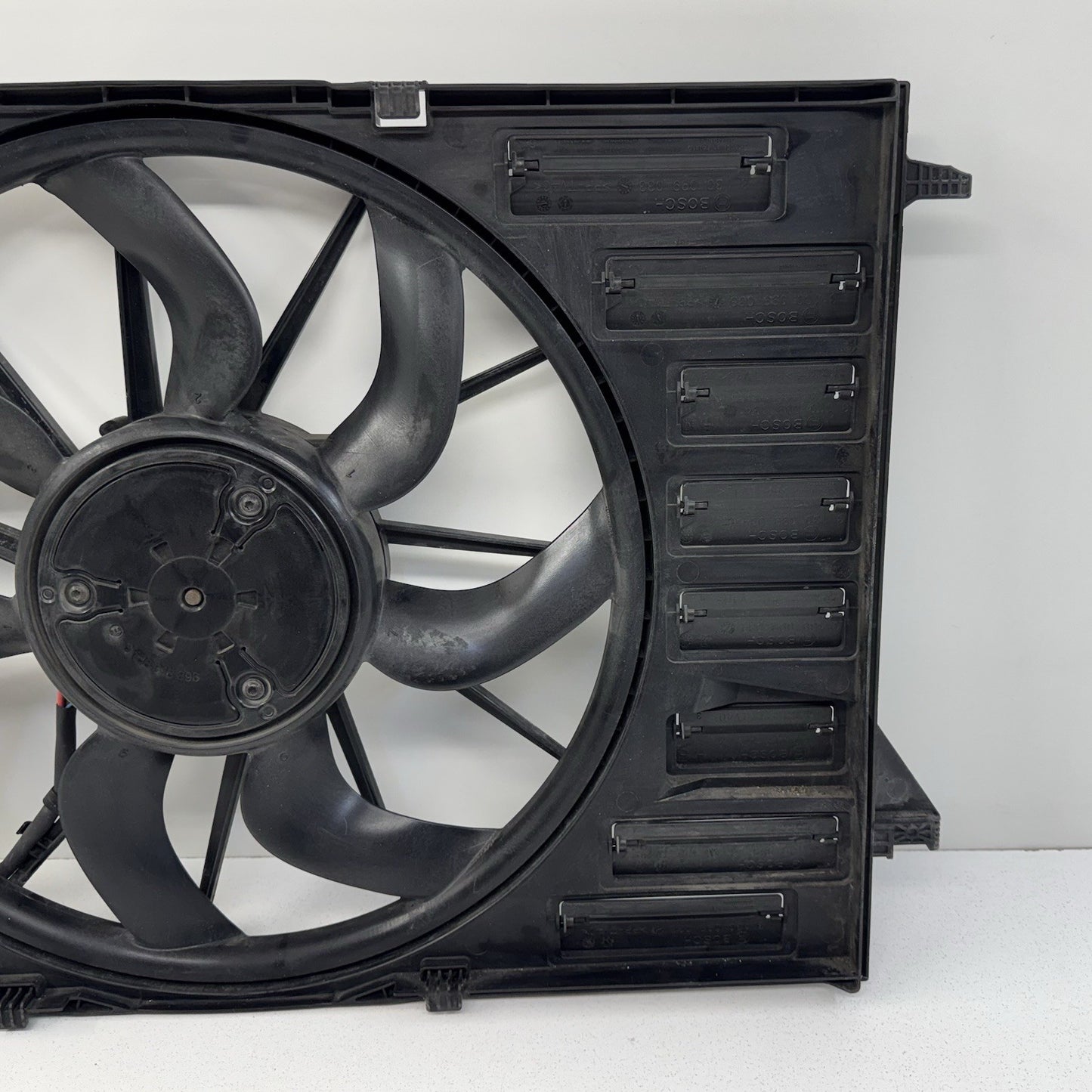 18-25 Audi A4 A5 S4 S5 Engine Radiator Cooling Fan Motor Shroud Assembly OEM