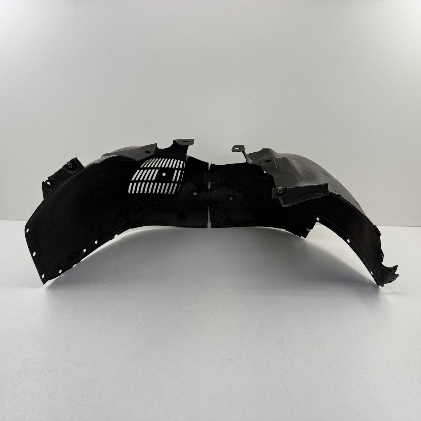 2022-2024 Rivian R1S R1T Right Front Fender Liner Wheel Arch Splash Guard OEM