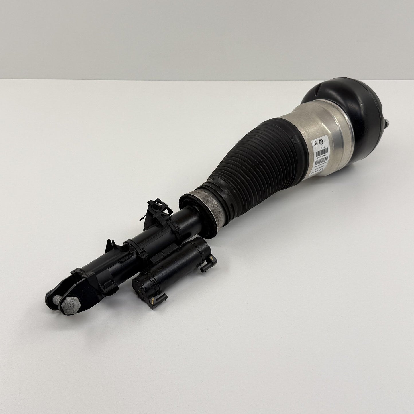 2014-2017 Mercedes-Benz S550 W222 RWD Front Air Suspension Shock Strut Pair OEM