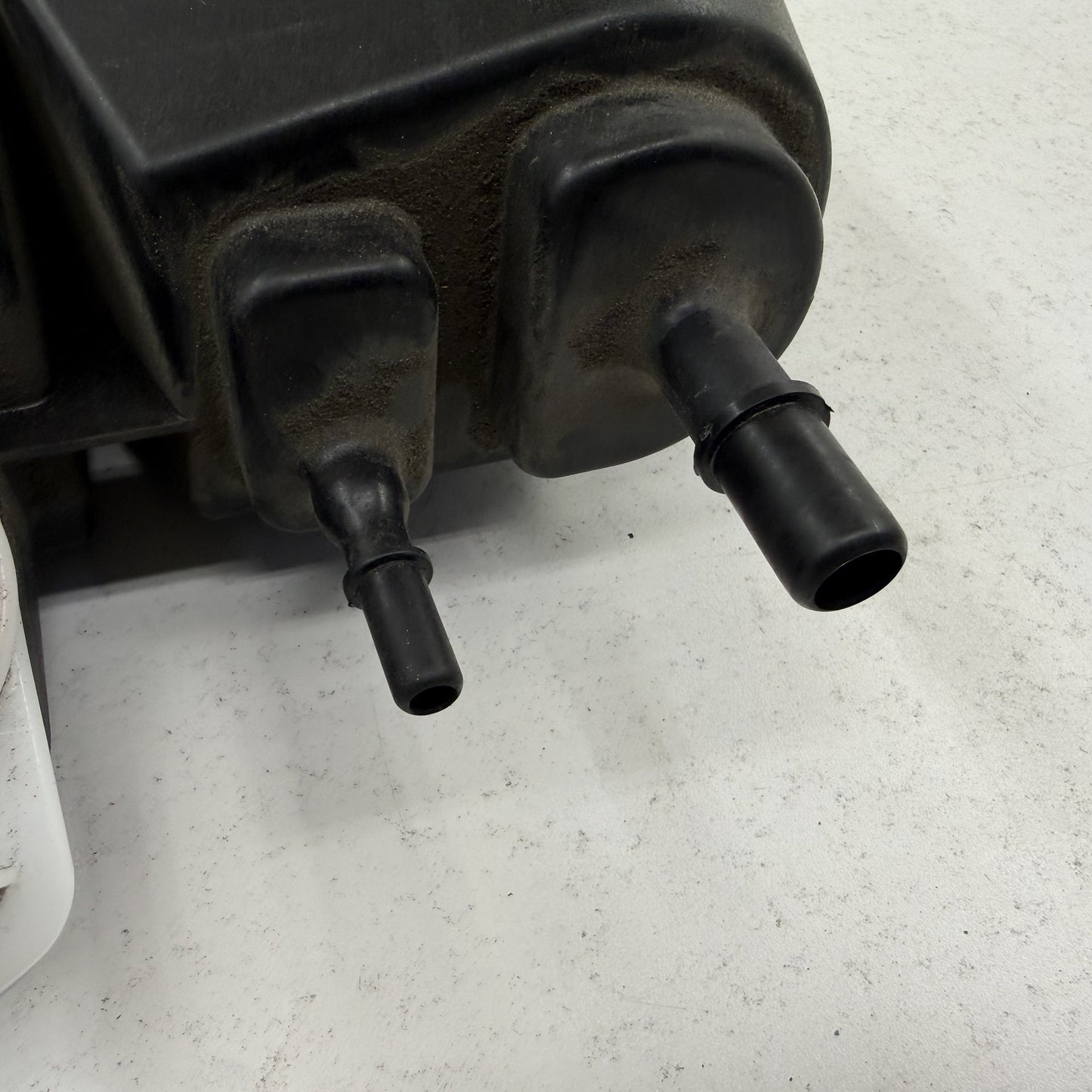 2011-2021 Dodge Durango Fuel Evap Vapor Charcoal Emission Canister OEM