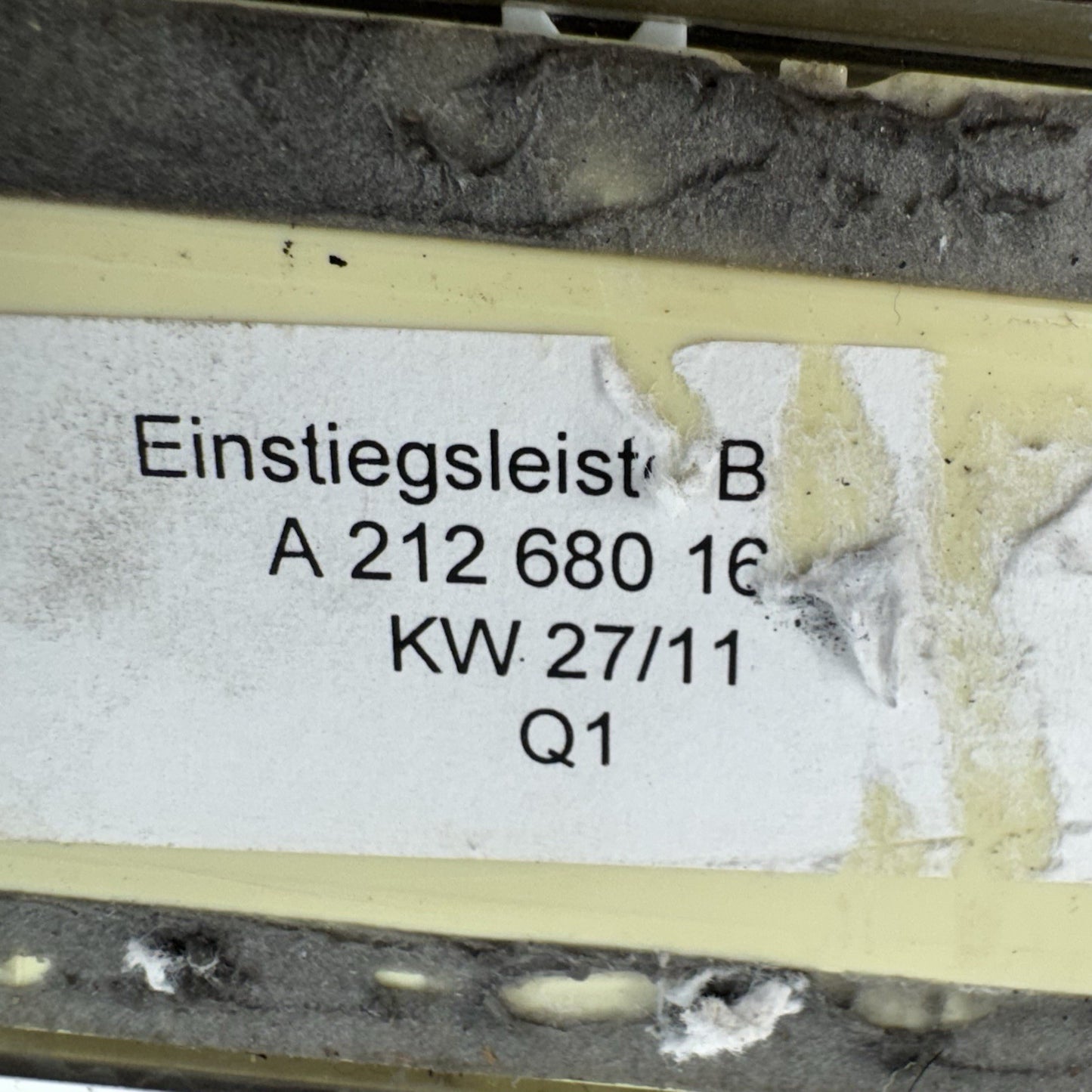 12-18 Mercedes W218 CLS550 Front Illuminated Door Sill Scuff Kick Plate Pair OEM