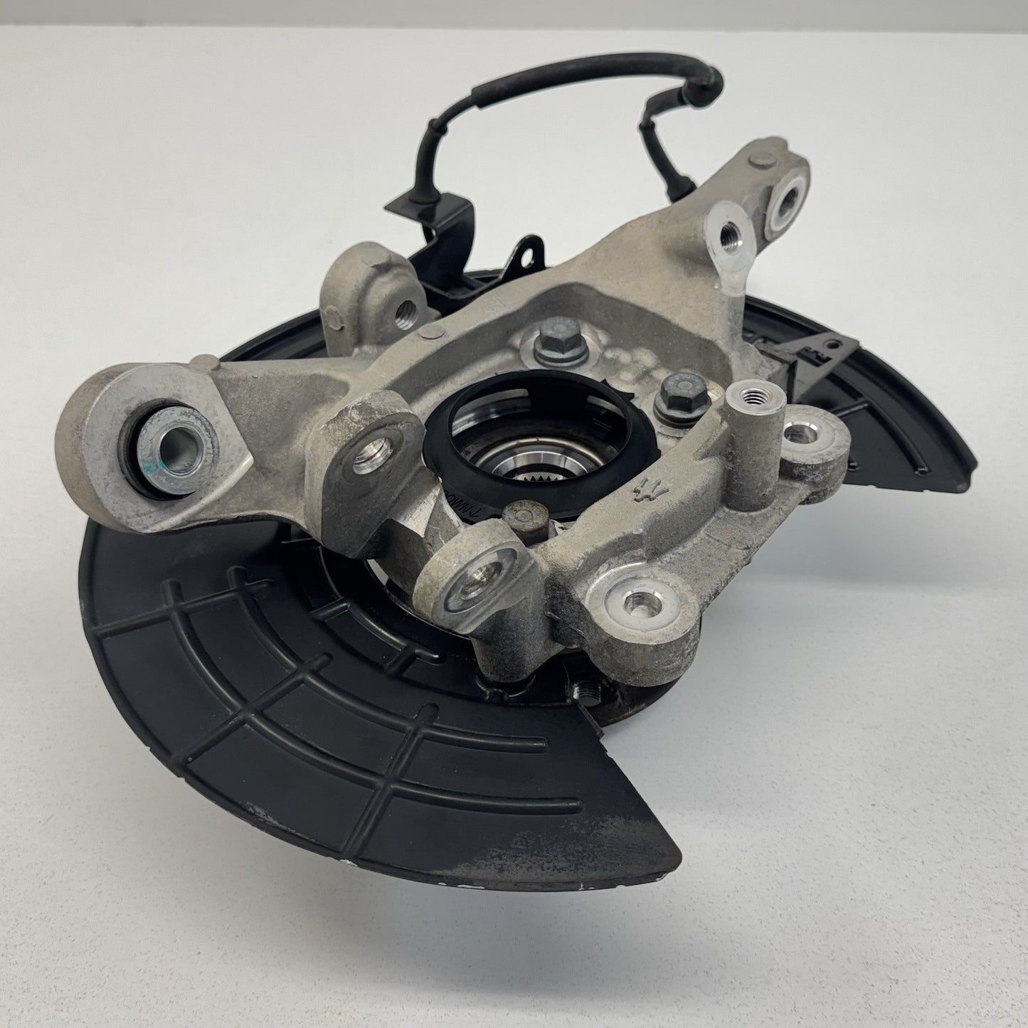 17-24 Maserati Ghibli Right Rear Spindle Knuckle Hub With Control Arm Set OEM