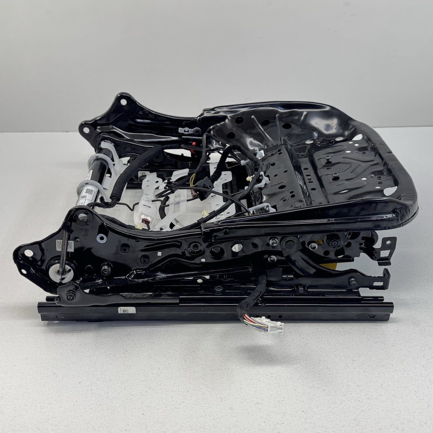 22-24 BMW G01 X3 Passenger Right Front Lower Sport Seat Track Frame Rail OEM