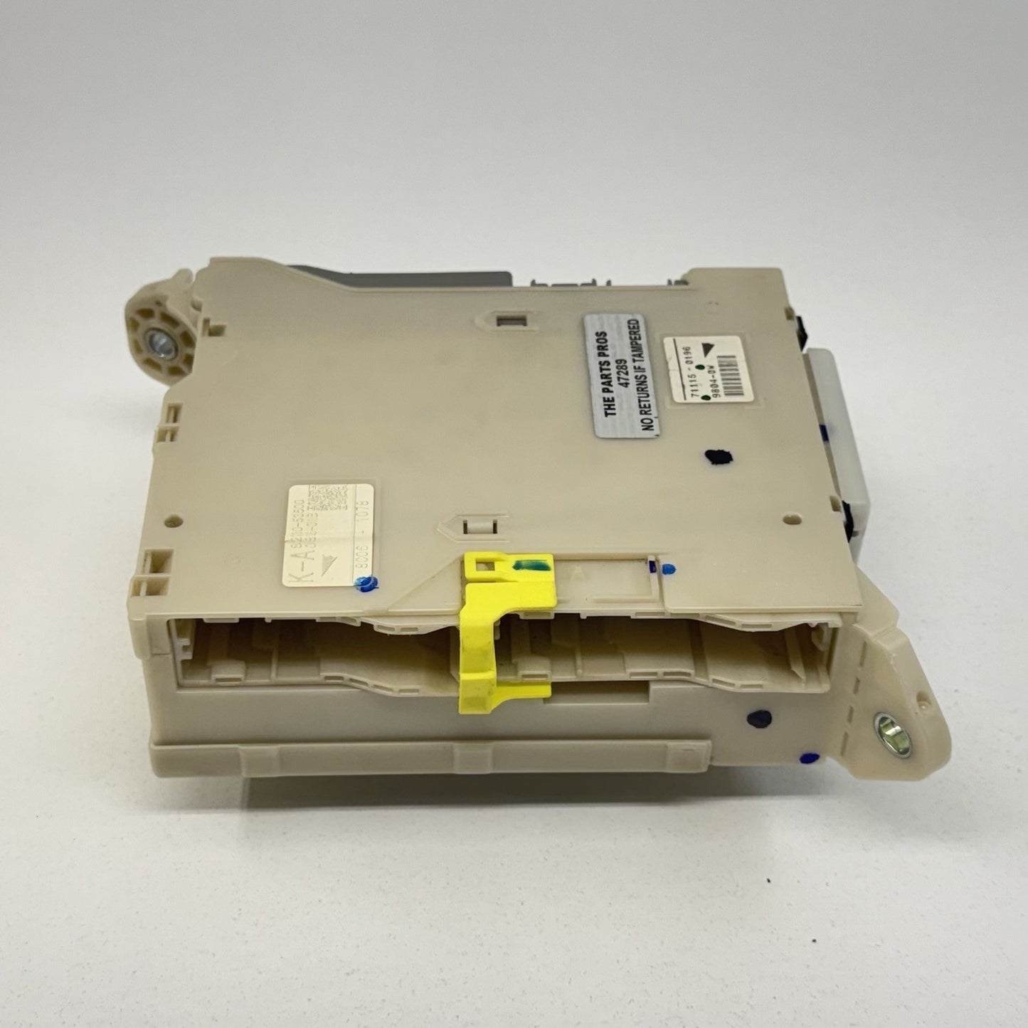 2008 Lexus IS F Fuse Relay Junction Box Module 82730-53500 OEM