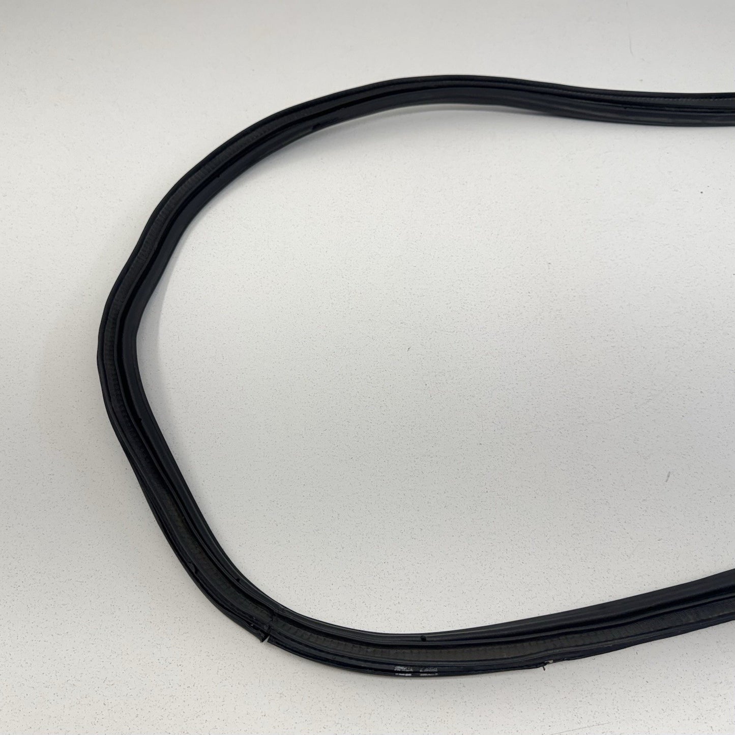 16-24 Chevrolet Camaro Rear Trunk Weatherstrip Seal Rubber 84126265 OEM