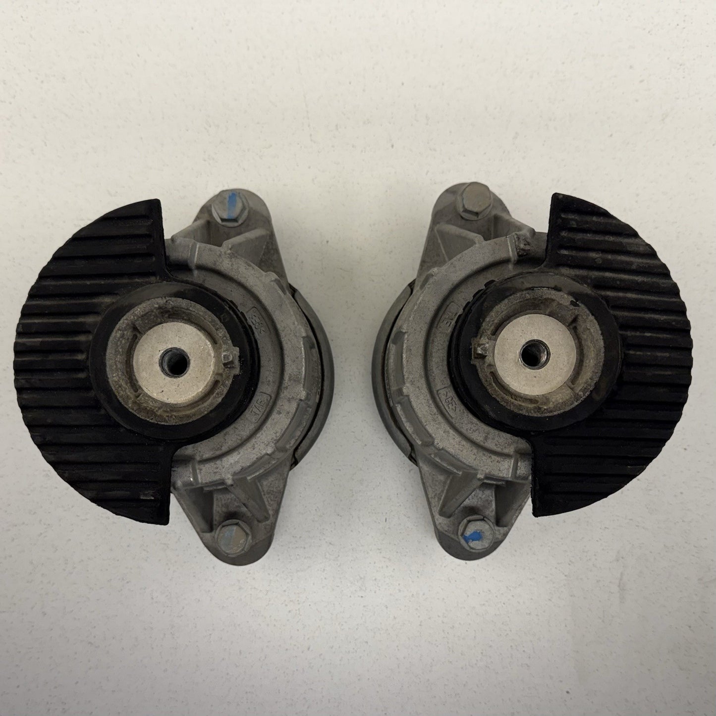 12-14 Mercedes W204 C250 1.8L Motor Engine Mount Pair 2042404217 OEM