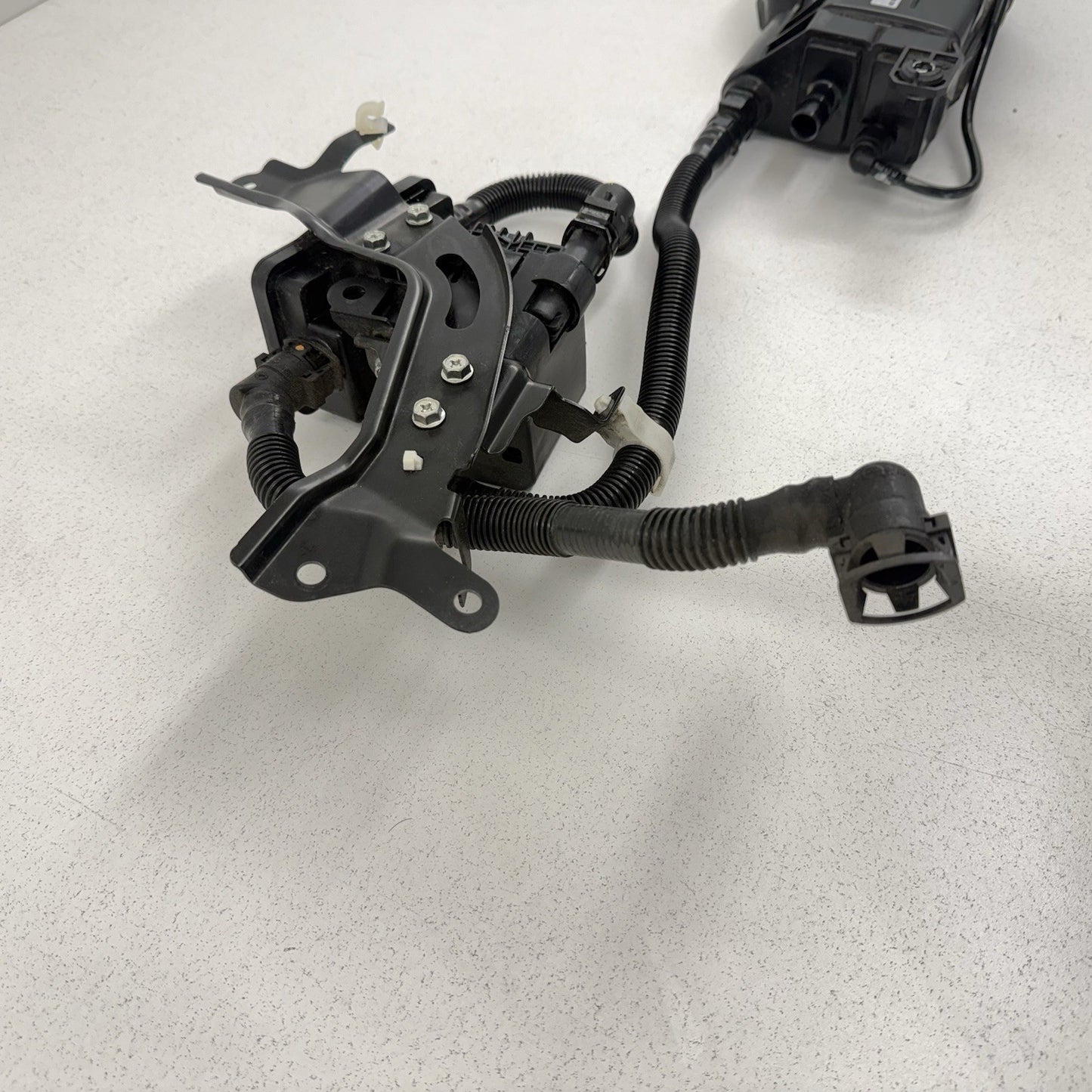 22-26 Toyota GR86 BRZ Fuel Evap Vapor Charcoal Emission Canister 42035CC000 OEM