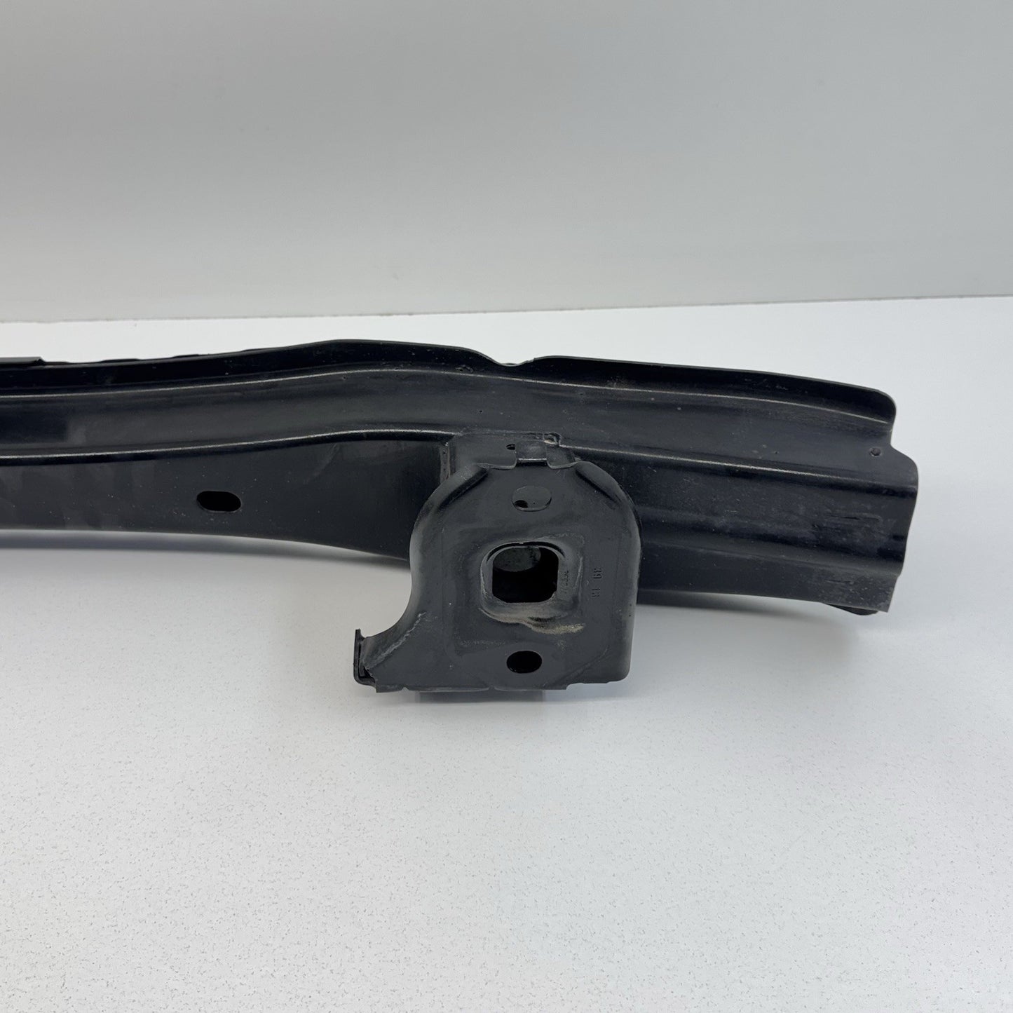 11-16 BMW M5 528 550 F10 Rear Reinforcement Bar Crash Impact Absorber Beam OEM
