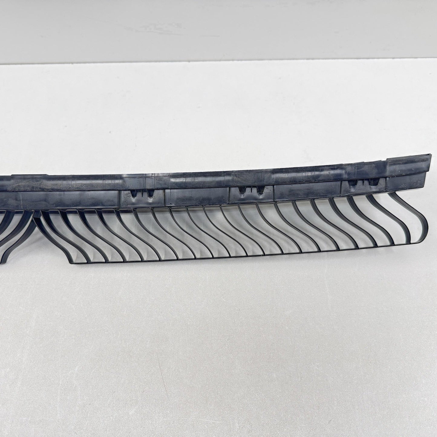22-25 VOLKSWAGEN GOLF R MK8 REAR CENTER BUMPER BRACKET SUPPORT MOUNT OEM