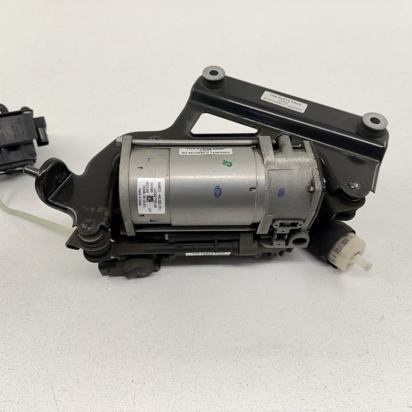 12-18 Mercedes W218 CLS550 Airmatic Air Suspension Compressor Pump OEM