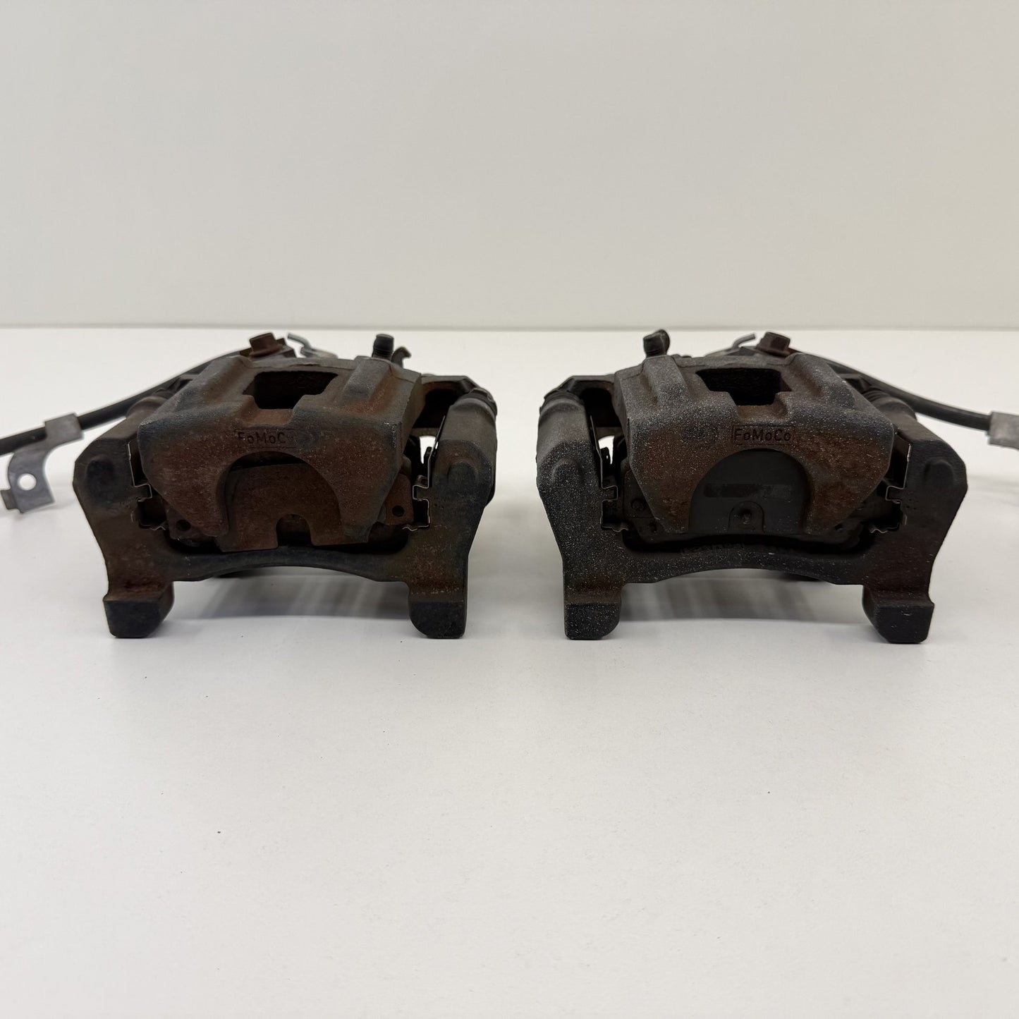 2015-2023 Ford Mustang GT Rear Brake Caliper Pair Left &amp; Right OEM