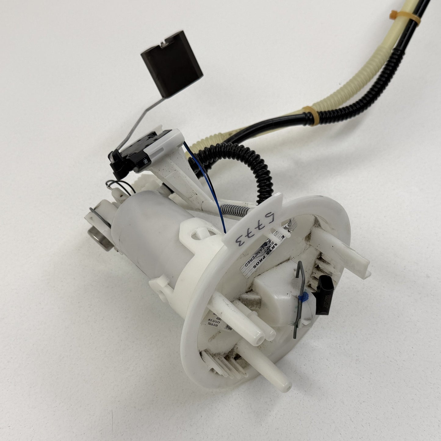 2012-2014 Mercedes-Benz C250 W204 M271 Gas Tank Fuel Pump Sending Unit Pair OEM