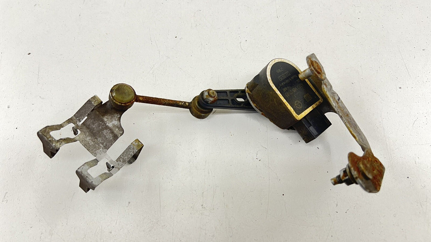 15-21 MERCEDES-BENZ C63S LEFT REAR HEADLIGHT SUSPENSION HEIGHT LEVEL SENSOR OEM
