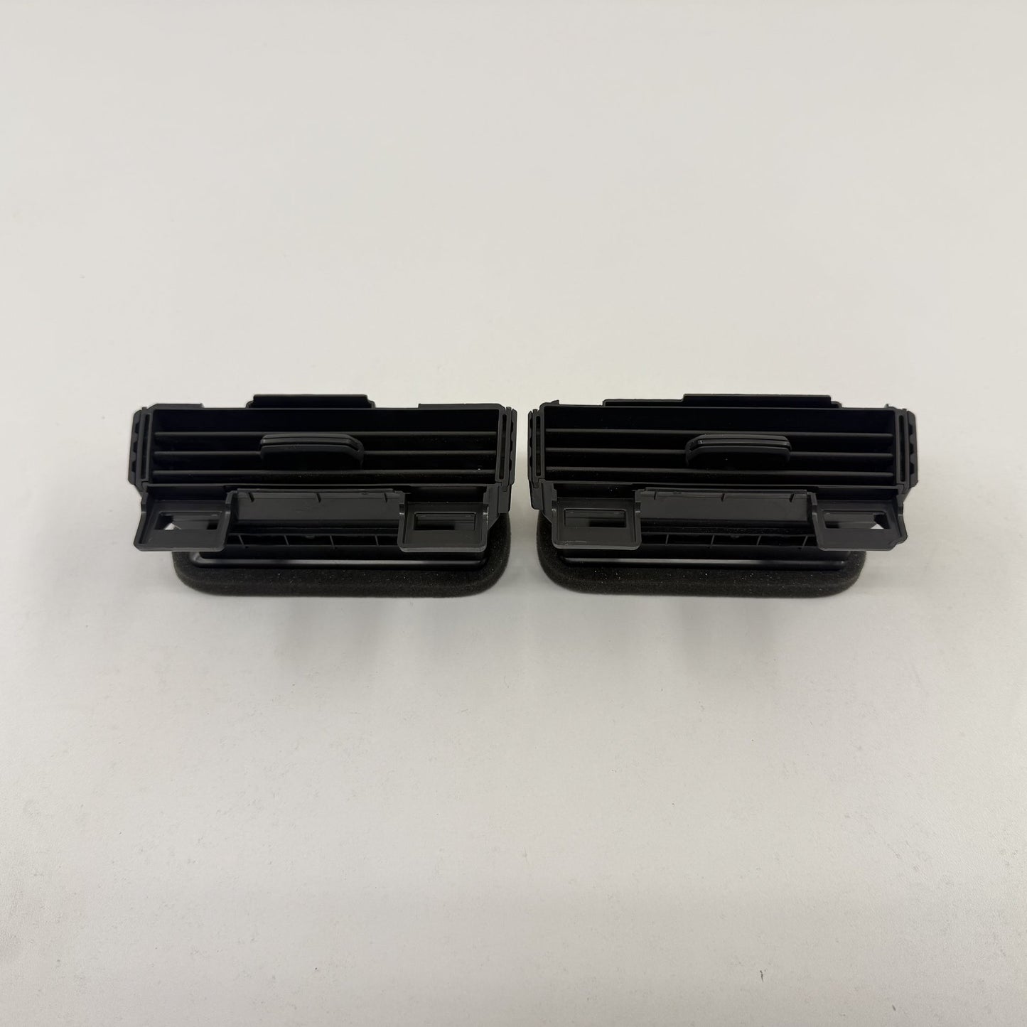 2023-2025 Honda Pilot Center Dash AC Air Vent Pair OEM