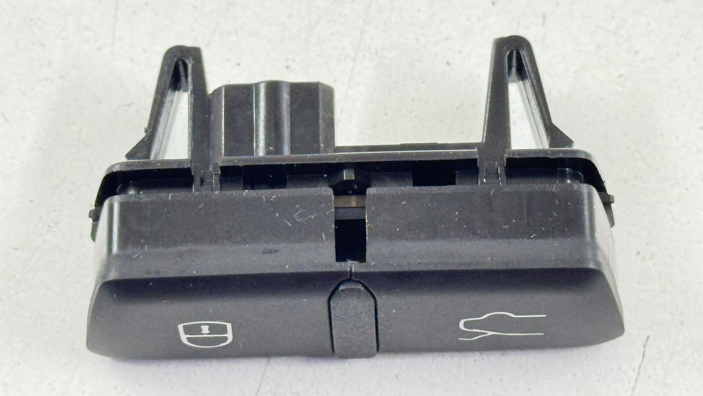 14-20 MASERATI GHIBLI REAR TRUNK LOCK OPEN RELEASE BUTTON SWITCH OEM