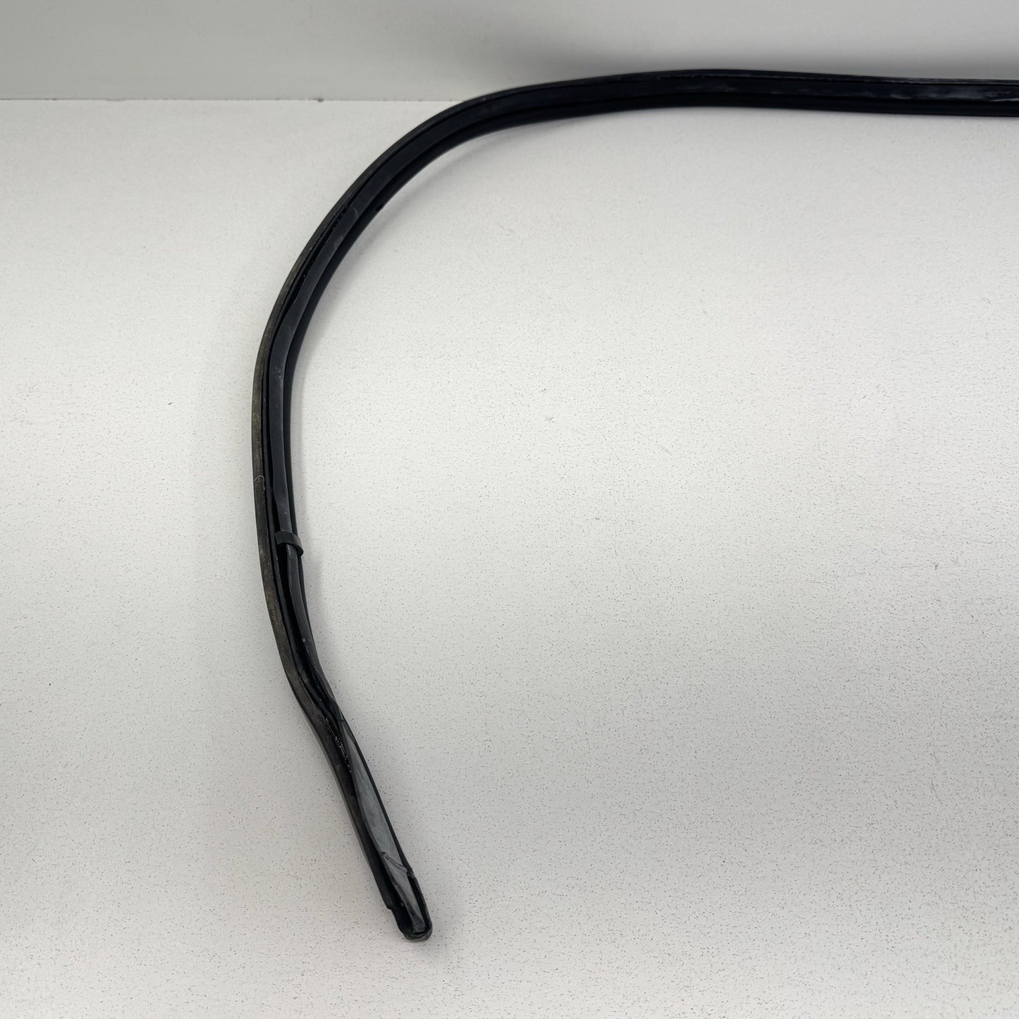 05-12 Porsche 911 997 Cabriolet Roof Compartment Clamshell Weatherstrip Seal OEM