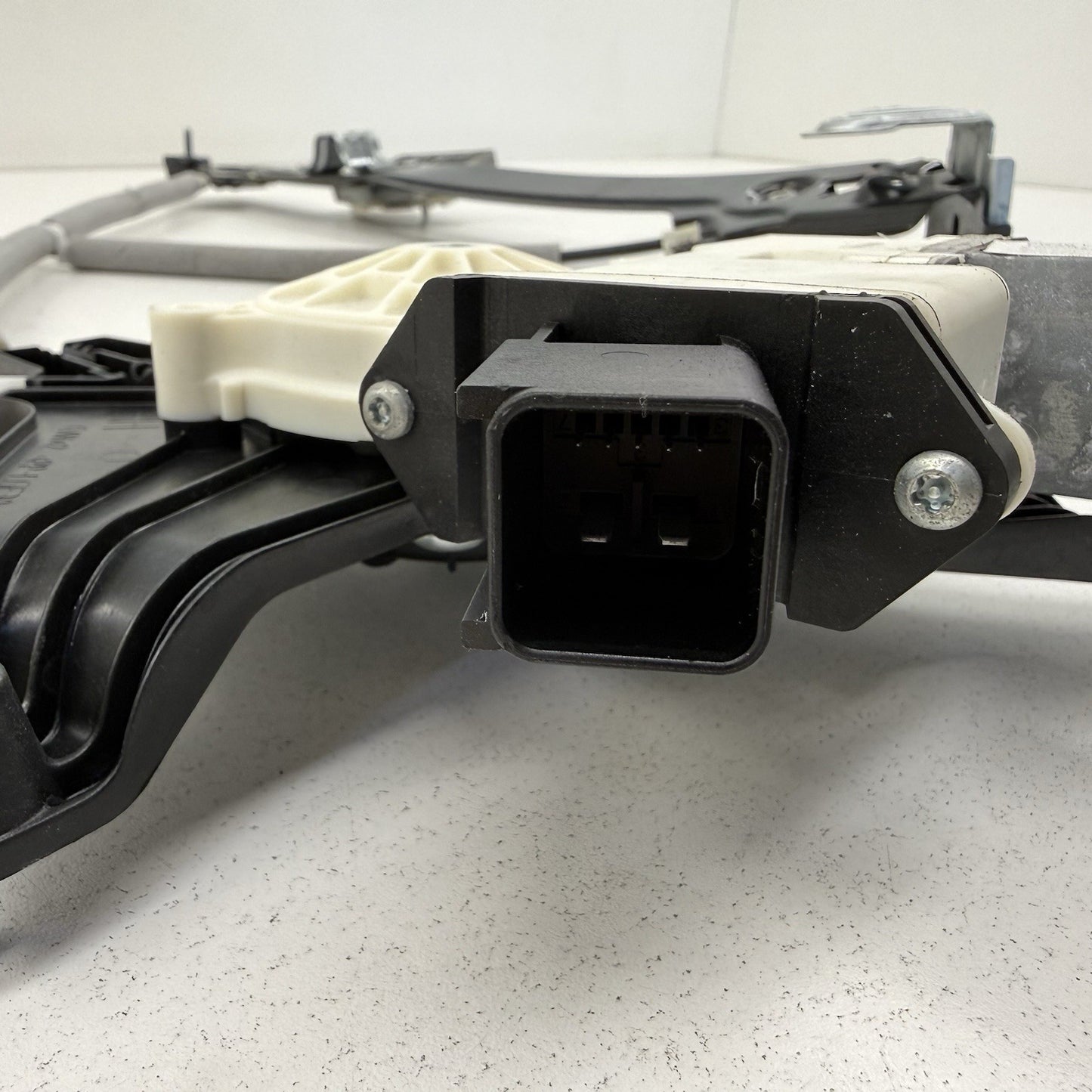 24-26 Ford Mustang Convertible Right Door Glass Window Regulator W/ Motor OEM