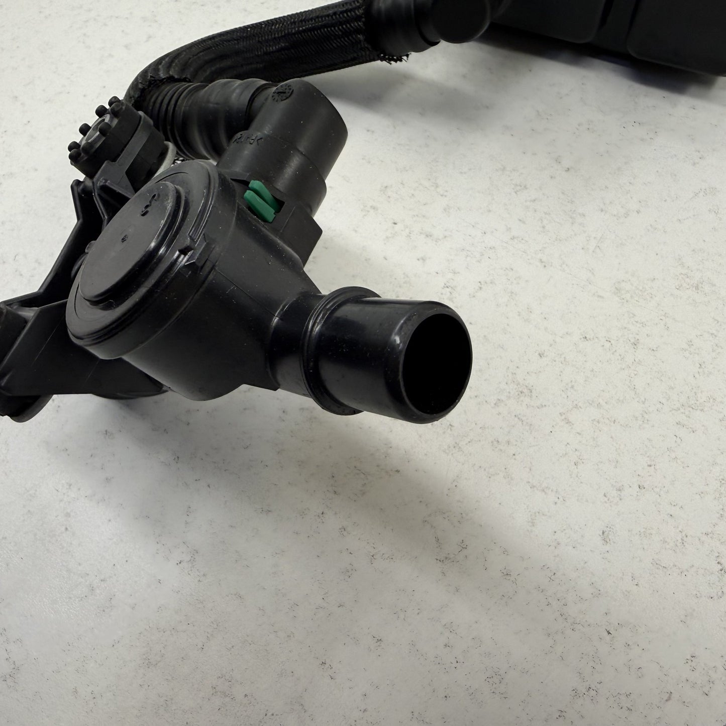 2019-2025 Toyota RAV4 Fuel Evap Vapor Charcoal Emission Canister 77740-33240 OEM
