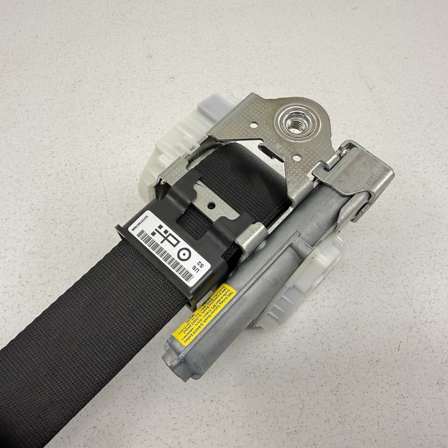 15-18 BMW F80 M3 Passenger Right Front Seatbelt Seat Belt Retractor Black OEM