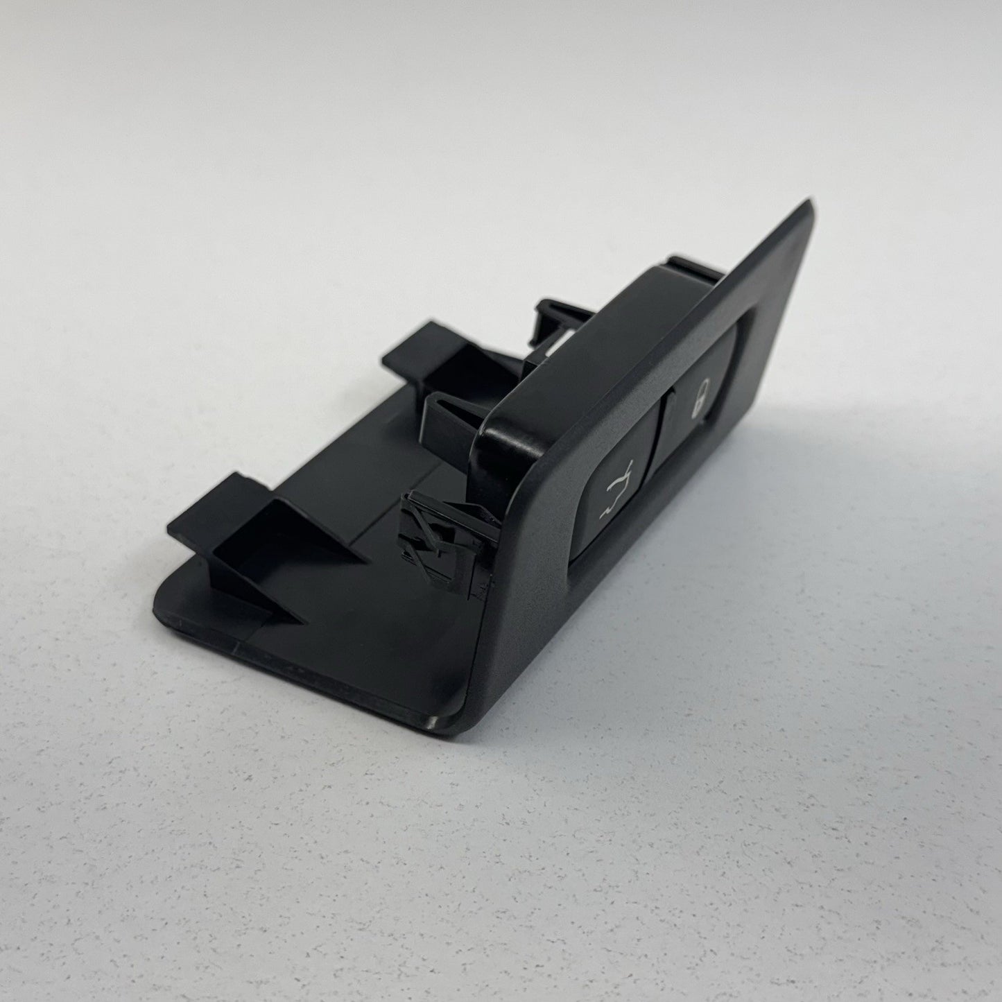 14-24 Maserati Ghibli Rear Trunk Lock Open Release Button Switch With Trim OEM
