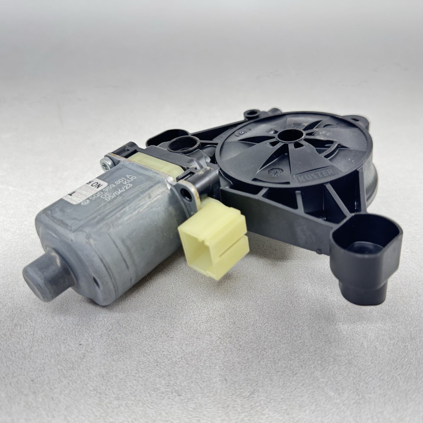 22-25 VOLKSWAGEN GOLF R MK8 DRIVER LEFT FRONT DOOR WINDOW REGULATOR MOTOR OEM