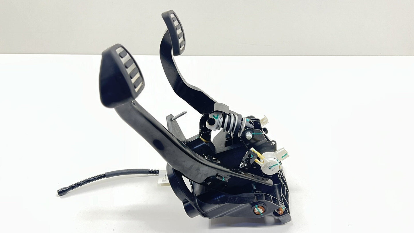 22-24 CADILLAC CT4 V BLACKWING MANUAL TRANS CLUTCH BRAKE PEDAL ASSEMBLY OEM