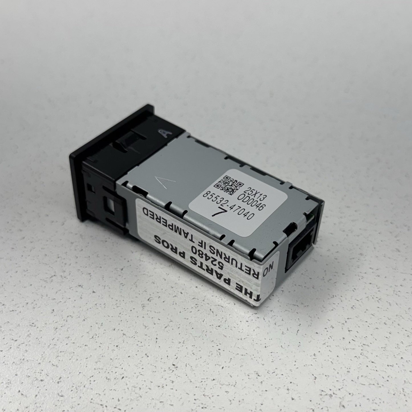 23-26 Toyota Prius Center Console USB Type C Charger Hub Port 85532-47040 OEM