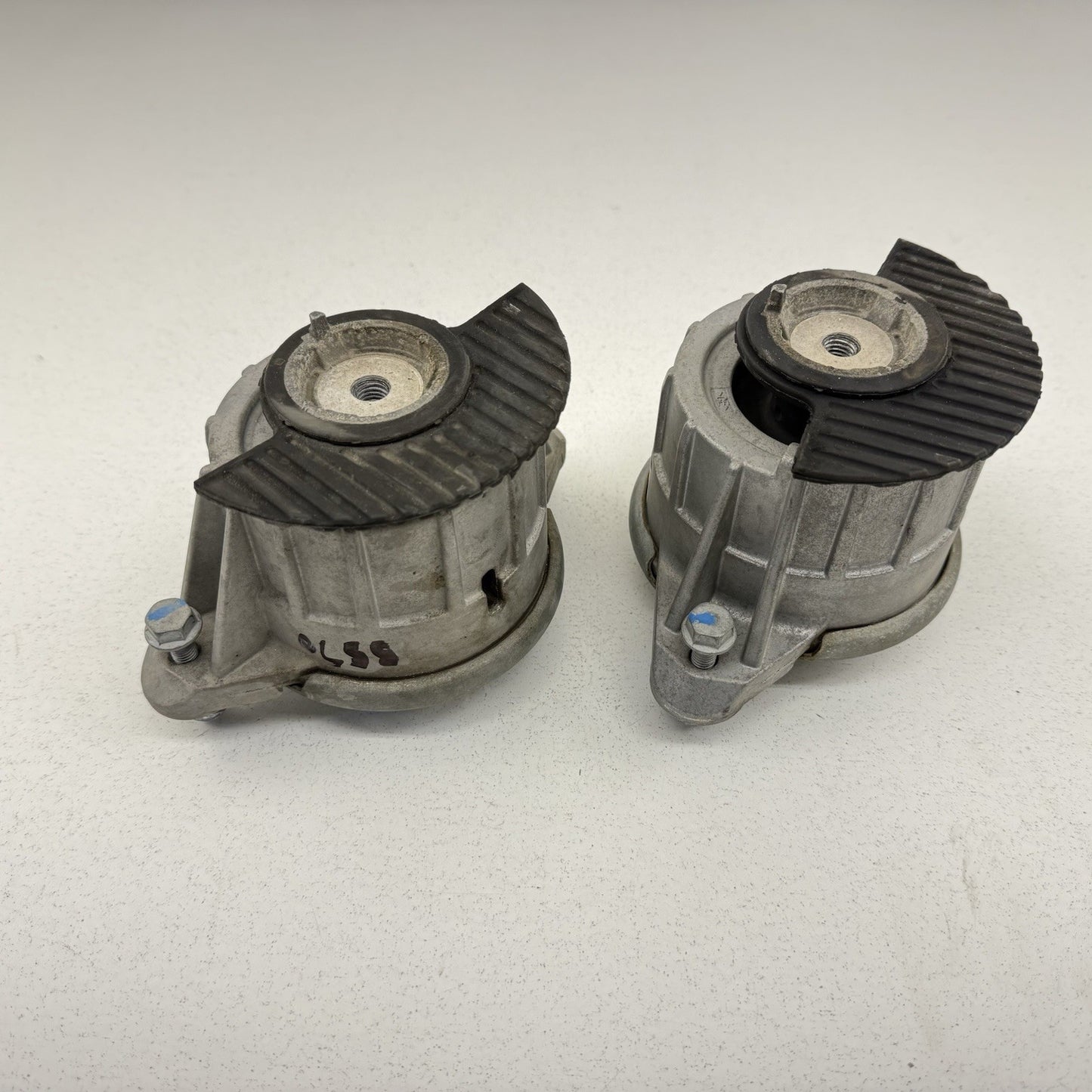 12-14 Mercedes W204 C250 1.8L Motor Engine Mount Pair 2042404217 OEM