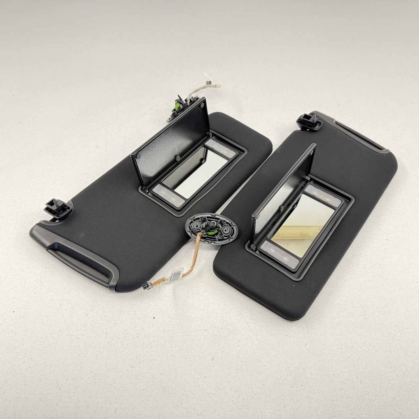 15-23 Dodge Charger SRT Illuminated Sunvisor Sun Visor Shade Pair Black OEM