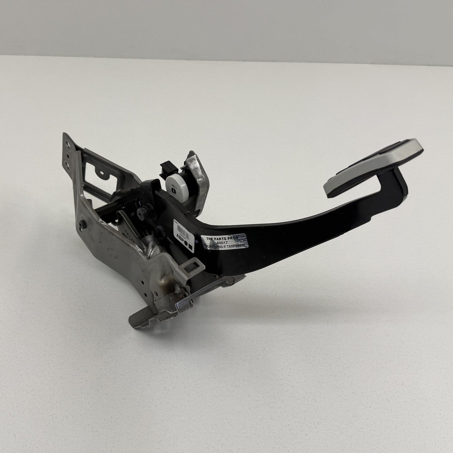 2010-2015 Chevrolet Camaro SS Manual Clutch &amp; Brake Pedal Assembly Pair OEM